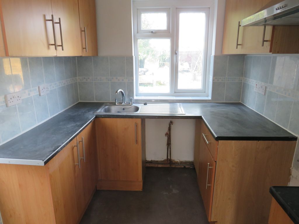 Property photo 3 of 7 Kitchen