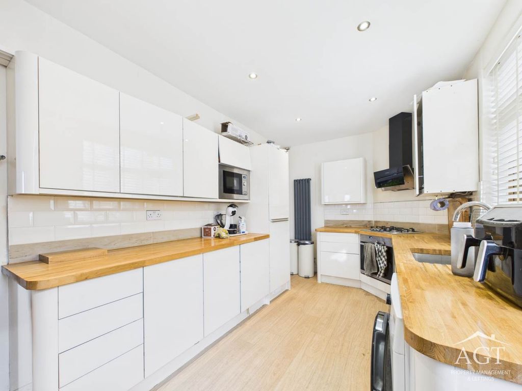 Property photo 1 of 13 Kitchen