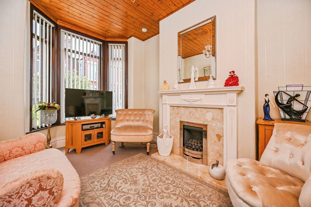 Property photo 3 of 16 Pbox-Img.Jpg