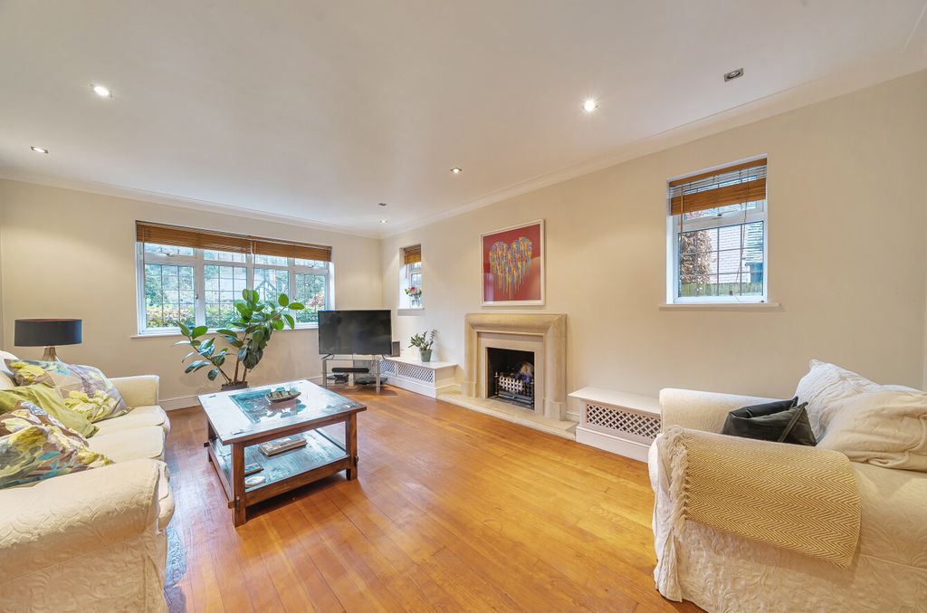 Property photo 3 of 29 1384081-32-69319A...