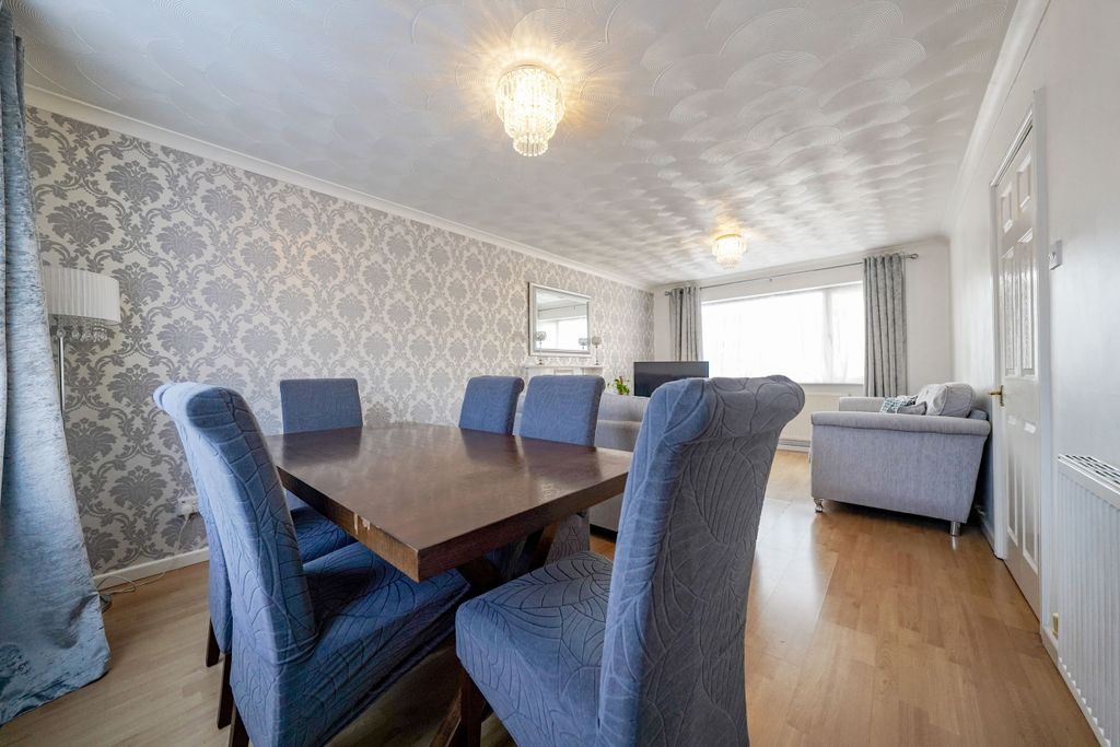 Property photo 3 of 12 Dsc02865