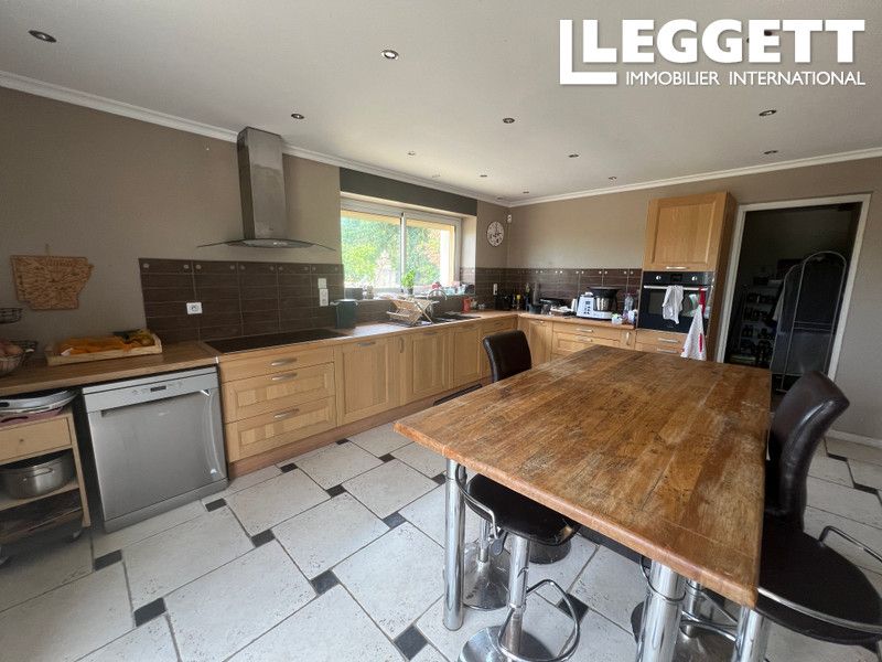 Property photo 3 of 10