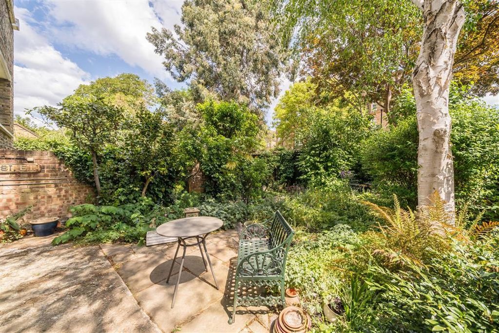 Property photo 3 of 12