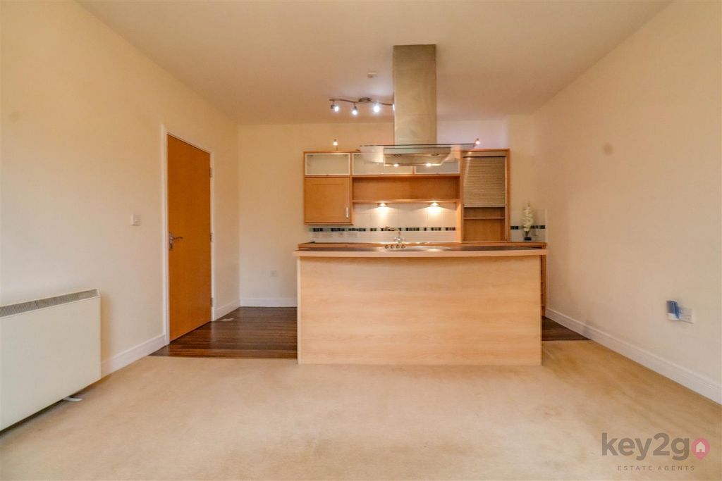 Property photo 3 of 14 Img_0618-Img_0620.Jpg