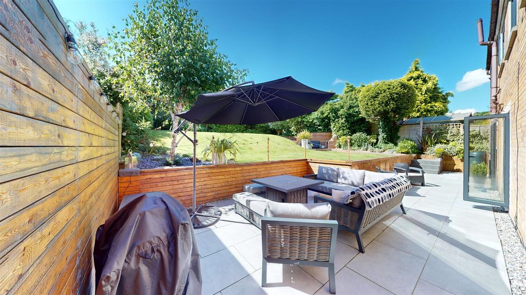 Property photo 2 of 34 Village View Rear Garden