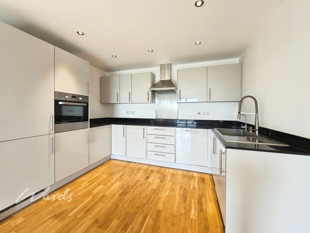 Property photo 3 of 12 Kitchen