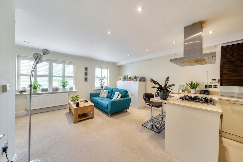 Property photo 3 of 11 1472324-16-6A2172...