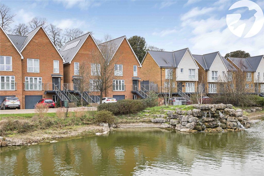 Property photo 1 of 34 Exterior