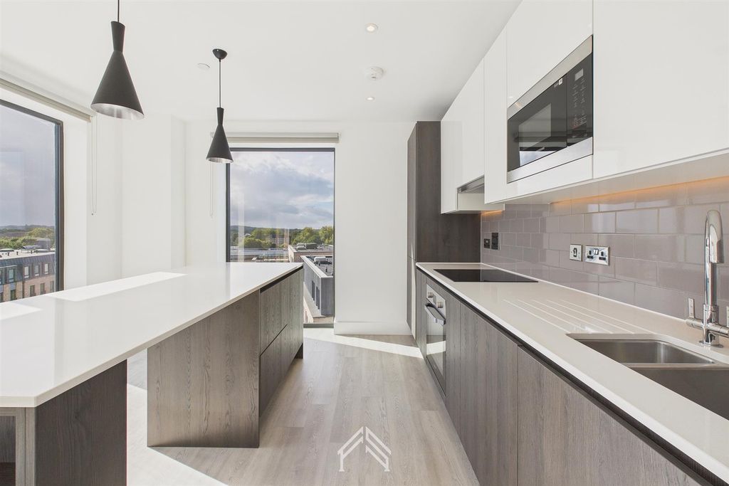 Property photo 3 of 18 Cam02700G0-Pr0362-Still016.Jpg