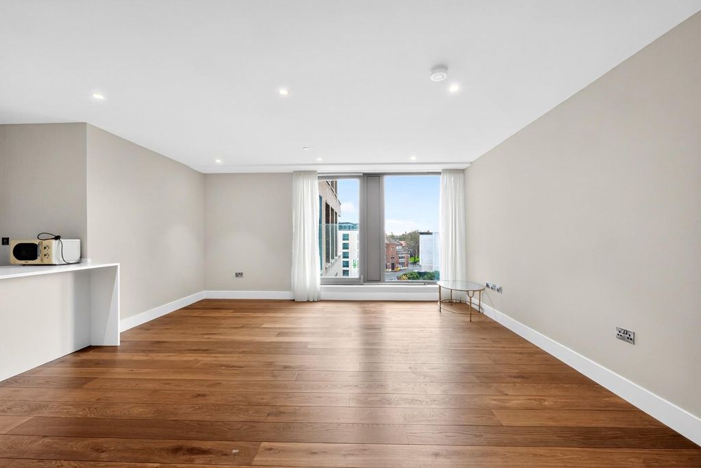 Property photo 3 of 21 Pnmb1122.Jpg