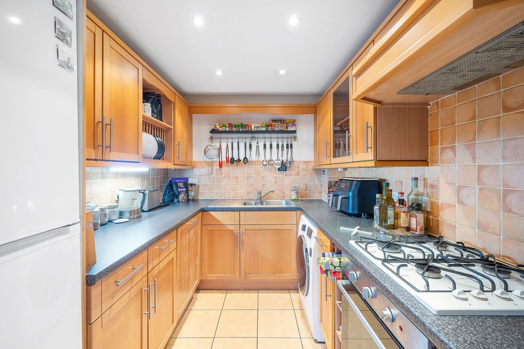 Property photo 3 of 22