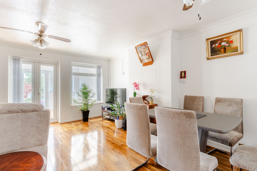 Property photo 1 of 16 A7403000-Hdr-4