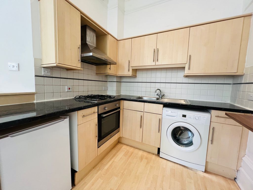 Property photo 2 of 7 Kitchen
