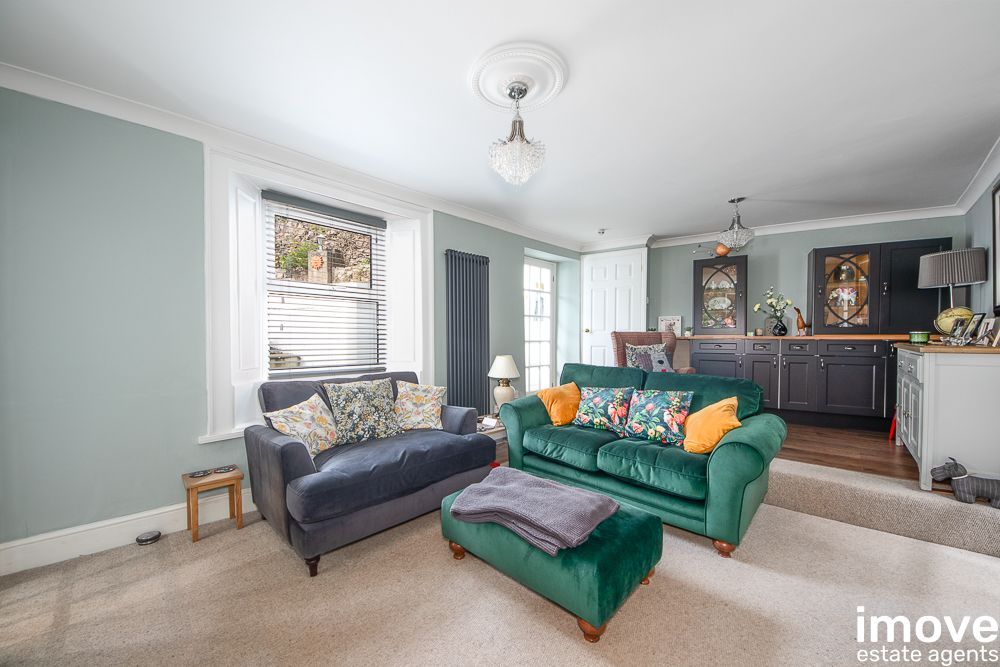 Property photo 2 of 25