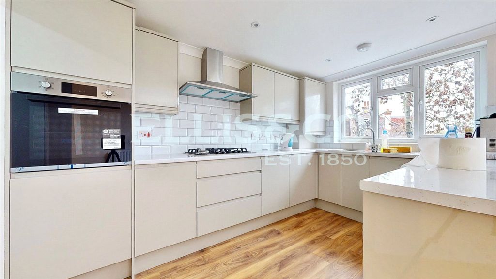 Property photo 3 of 12 Picture No. 17