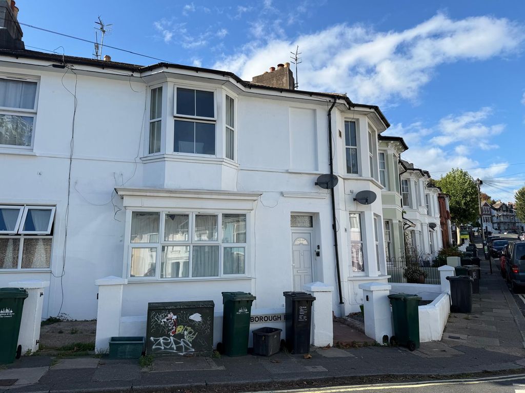 Property photo 1 of 5