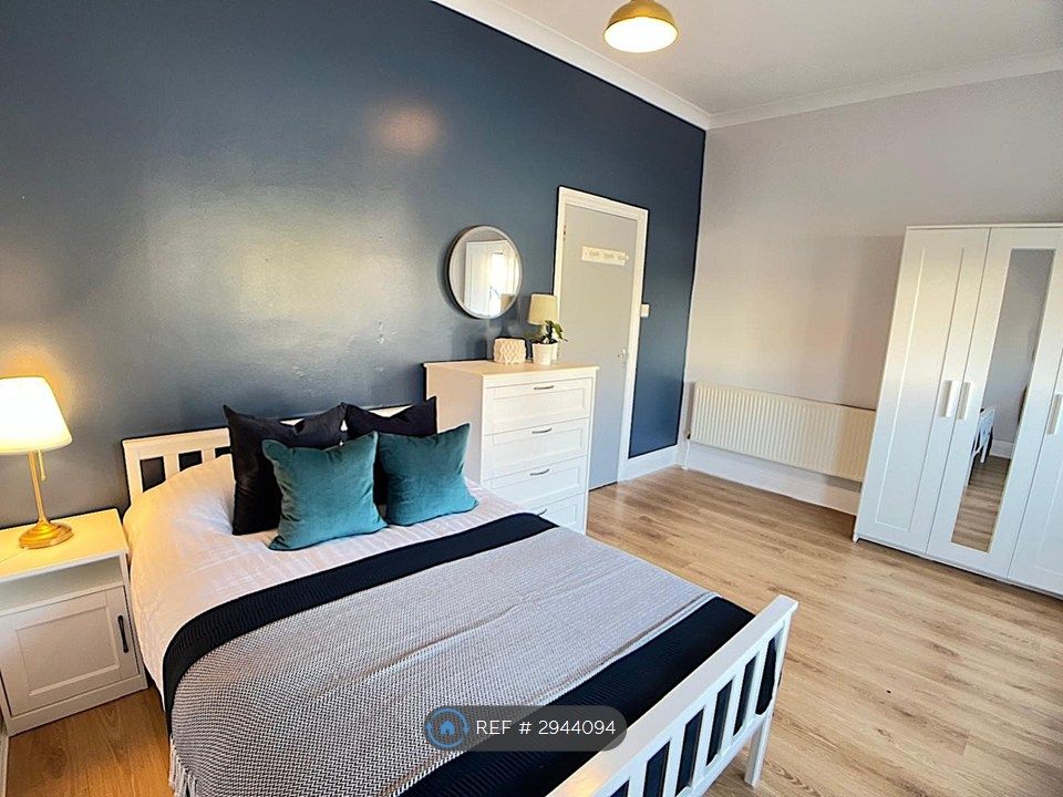 Property photo 3 of 10 Bedroom 1