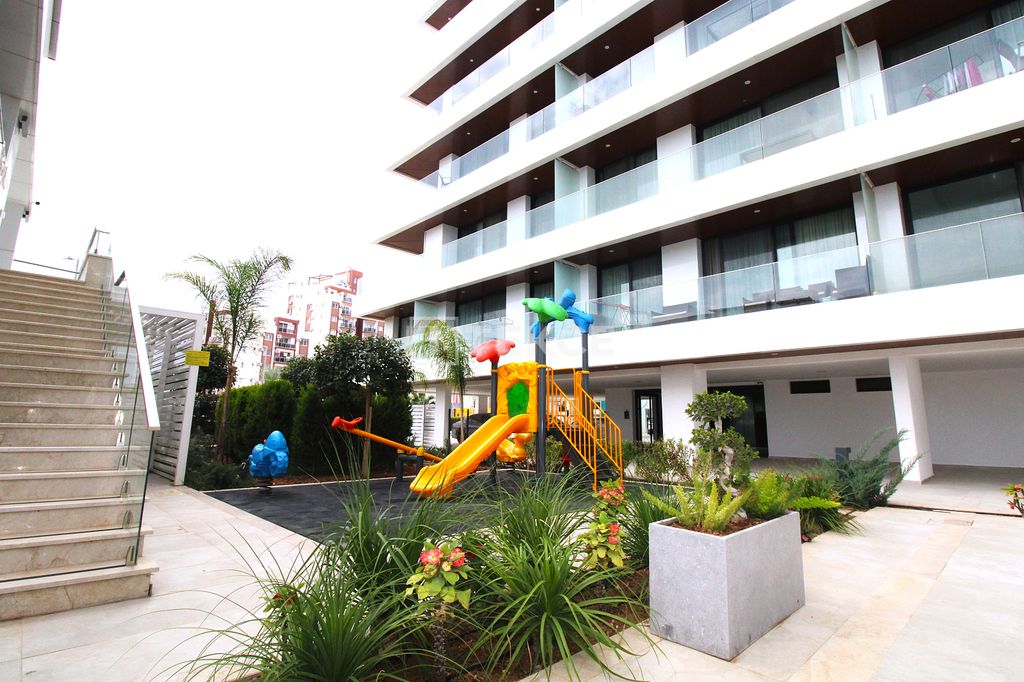 Property photo 2 of 27