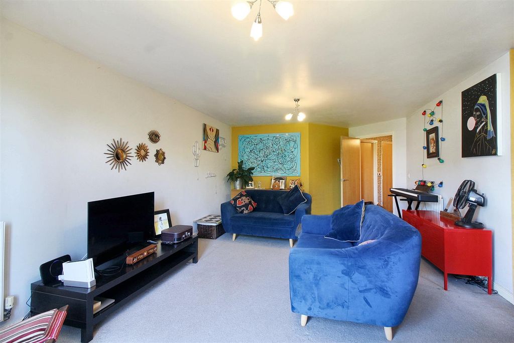 Property photo 2 of 13 5.Jpg