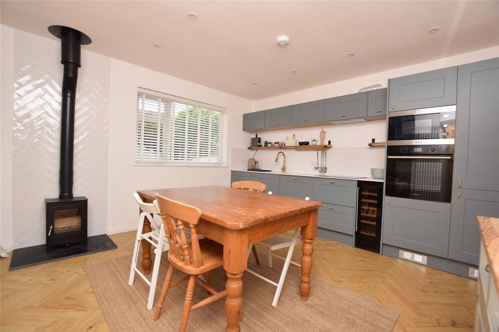 Property photo 2 of 12 Picture No. 22