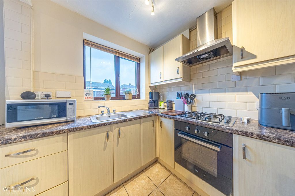 Property photo 3 of 30 Picture No. 05