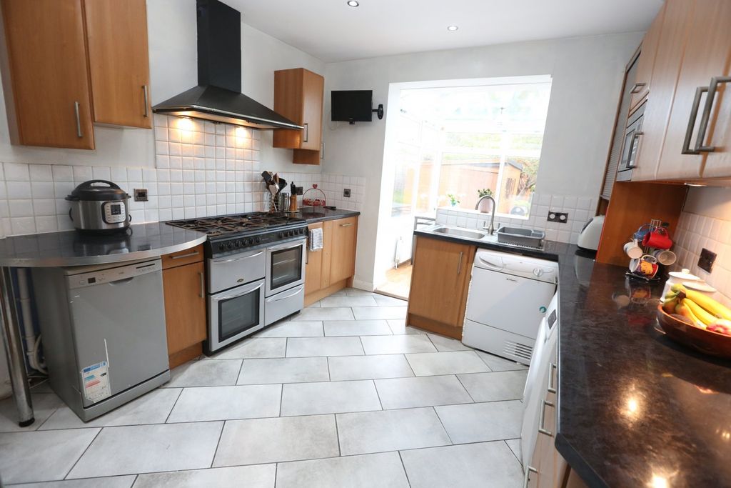 Property photo 1 of 16 A Well-Presented And Spacious Four Bedroom Family Home For Sale
