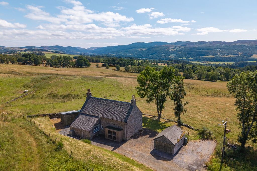Property photo 3 of 20 Farmhouse