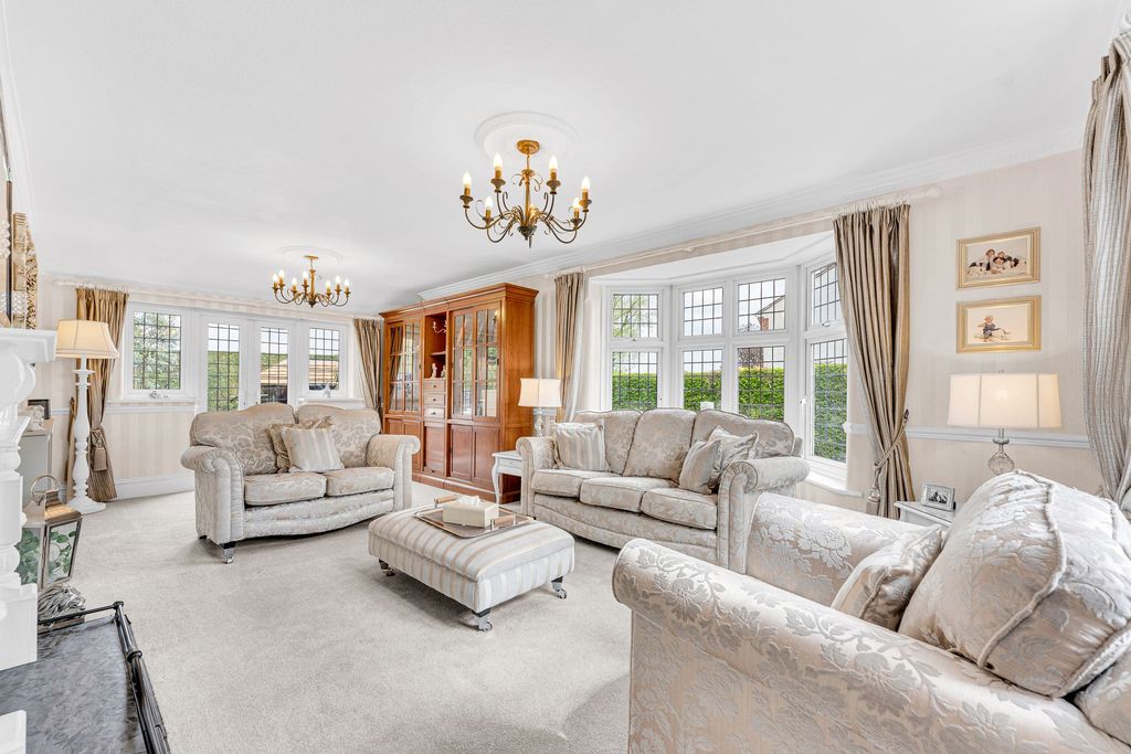 Property photo 2 of 56