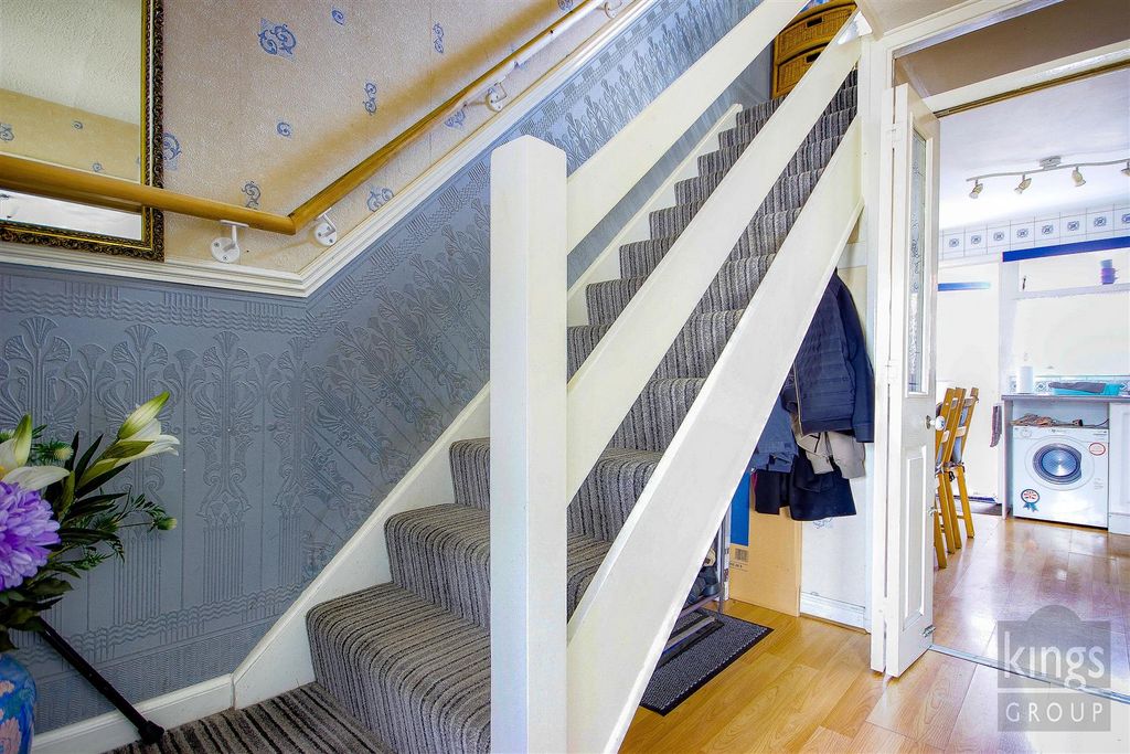 Property photo 3 of 23