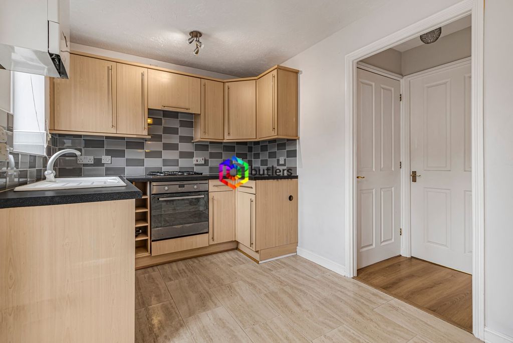 Property photo 3 of 13 Kitchen
