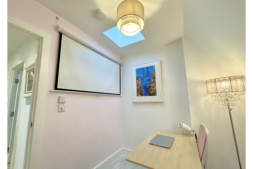 Property photo 3 of 17 Study