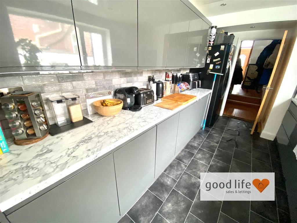 Property photo 3 of 16 20250808_093426548_Ios17Clevelandroad.Jpg