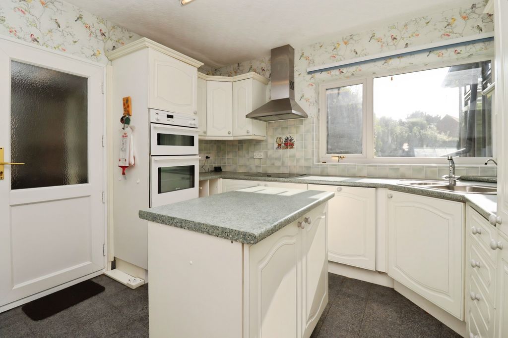 Property photo 2 of 33 c9d1F707-Img_2682