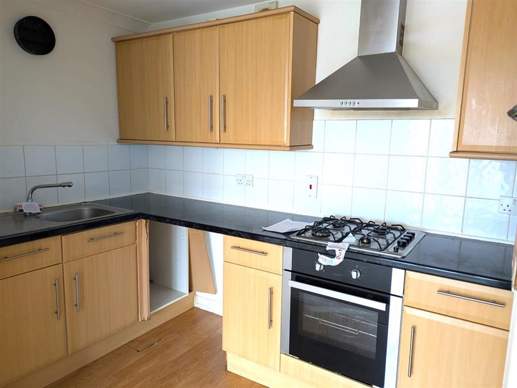 Property photo 3 of 8 Kitchen
