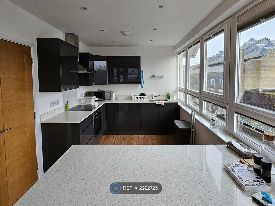 Property photo 3 of 12 Kitchen