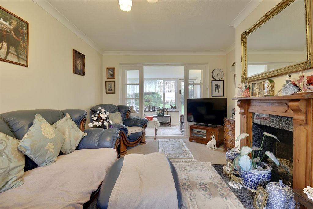 Property photo 2 of 13 2Beb8B5B-53B4-4Edc-B78F-6596A66Ca435_1_201_A.Jpeg