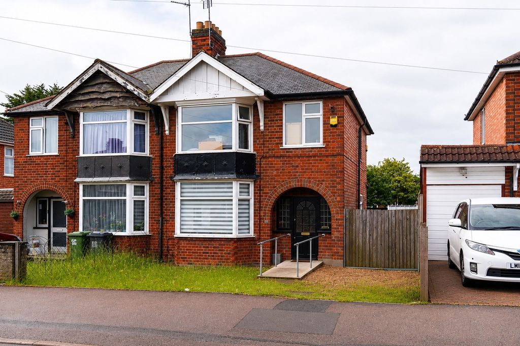 Property photo 1 of 11