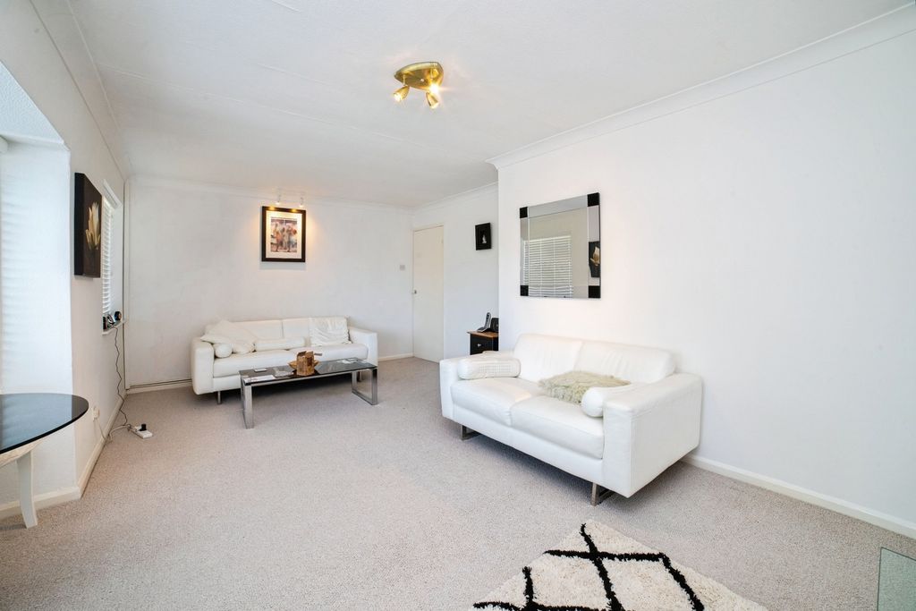 Property photo 3 of 15 Pbox-Img.Jpg