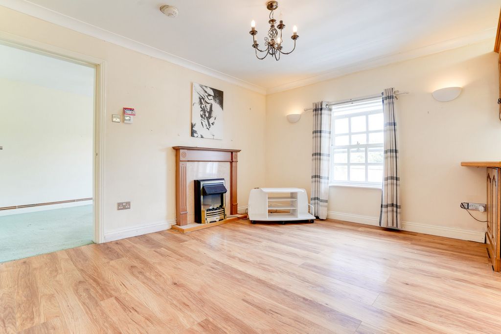 Property photo 3 of 24