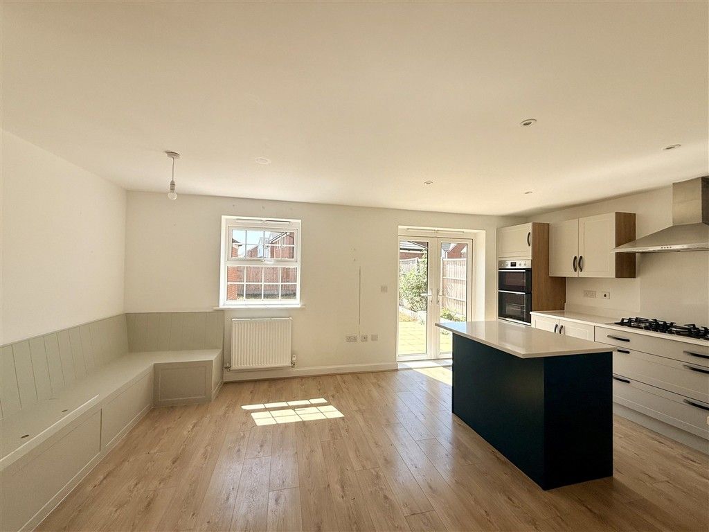Property photo 3 of 15 Kitchen/Diner