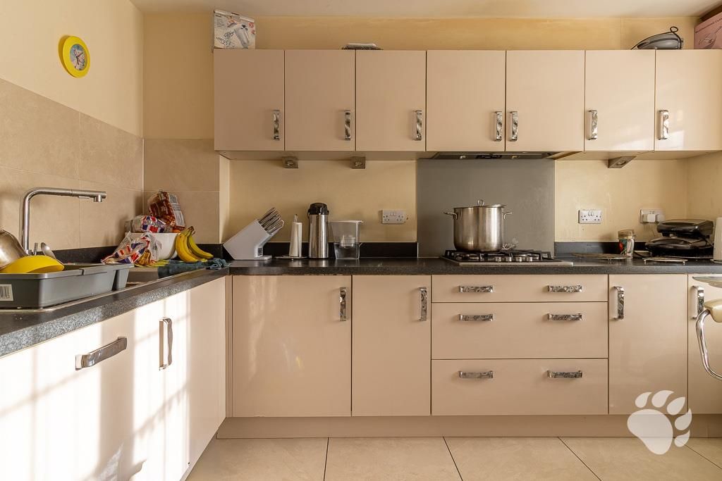 Property photo 3 of 22 Kitchen