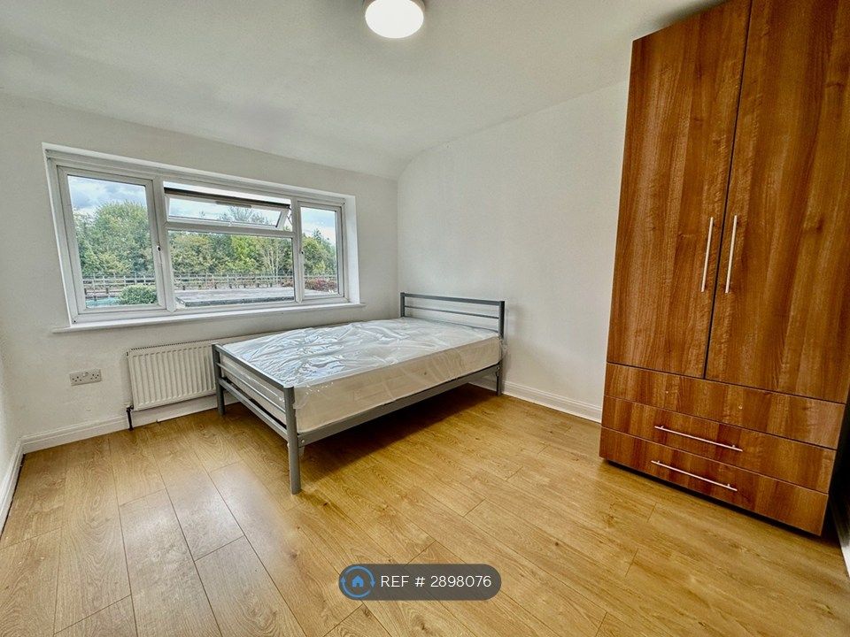 Property photo 1 of 9 Bedroom 1