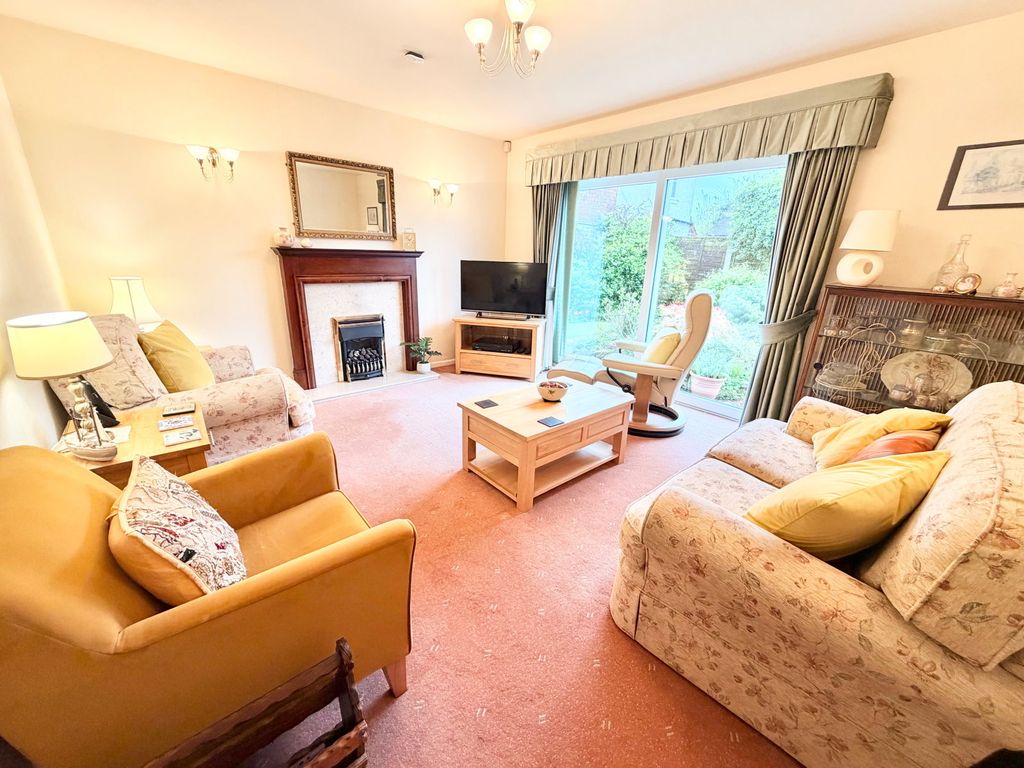 Property photo 2 of 38