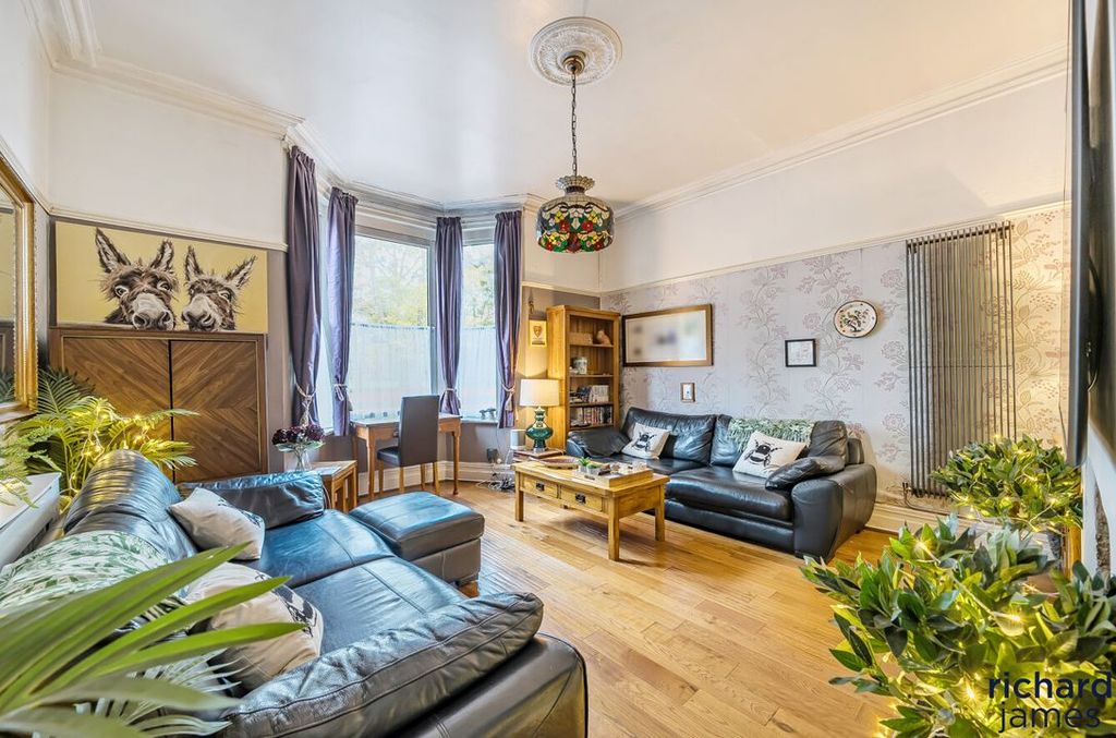 Property photo 2 of 25 F13285A75Fe7407c986405d598F19535