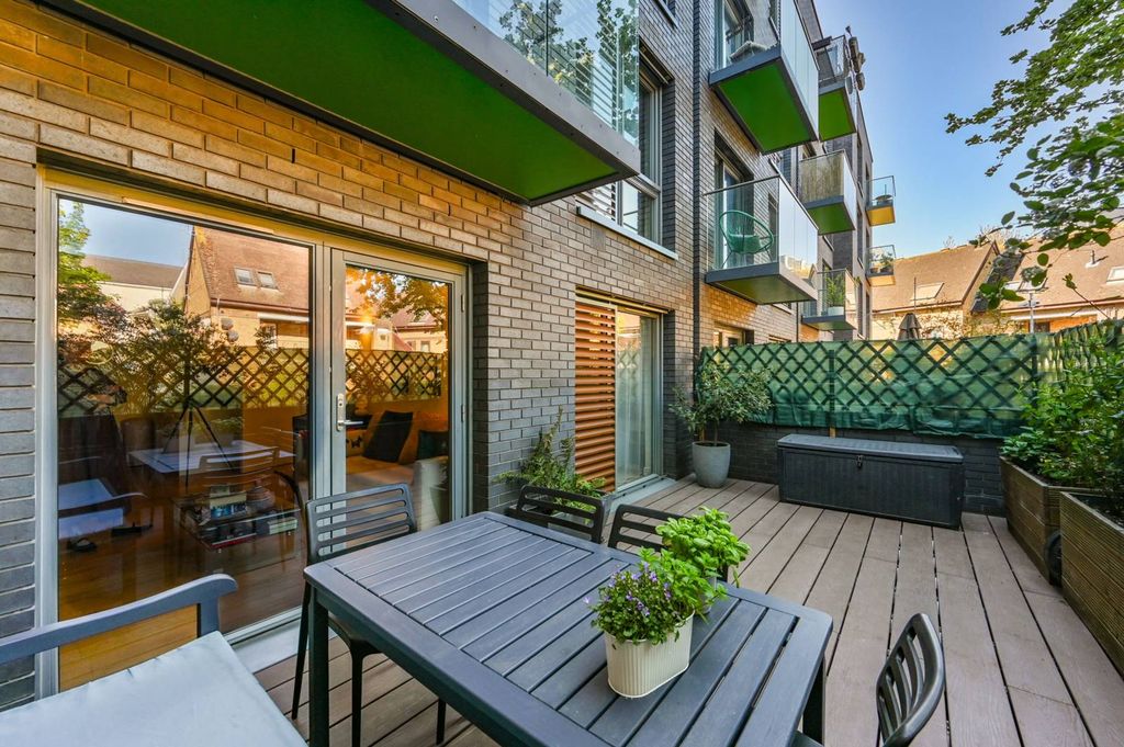 Property photo 3 of 12