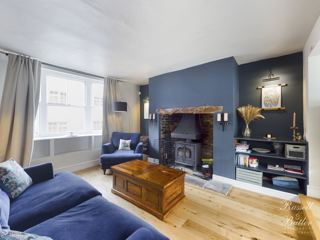 Property photo 2 of 17 Cam00829P1-Pr0336-Still02