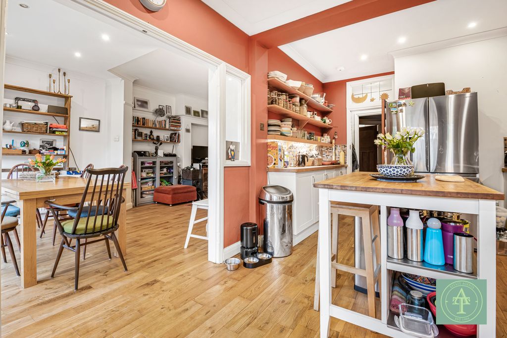 Property photo 3 of 42 Gallery