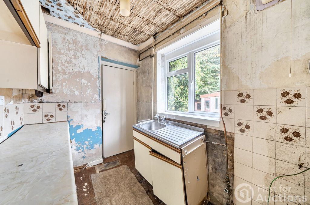 Property photo 3 of 12 3