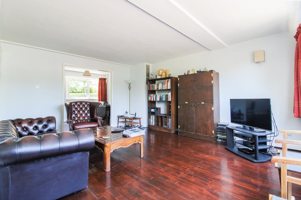 Property photo 2 of 16 Picture No. 08