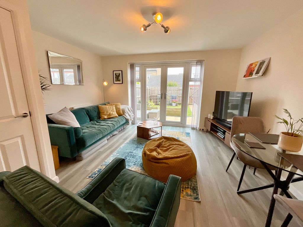 Property photo 2 of 18